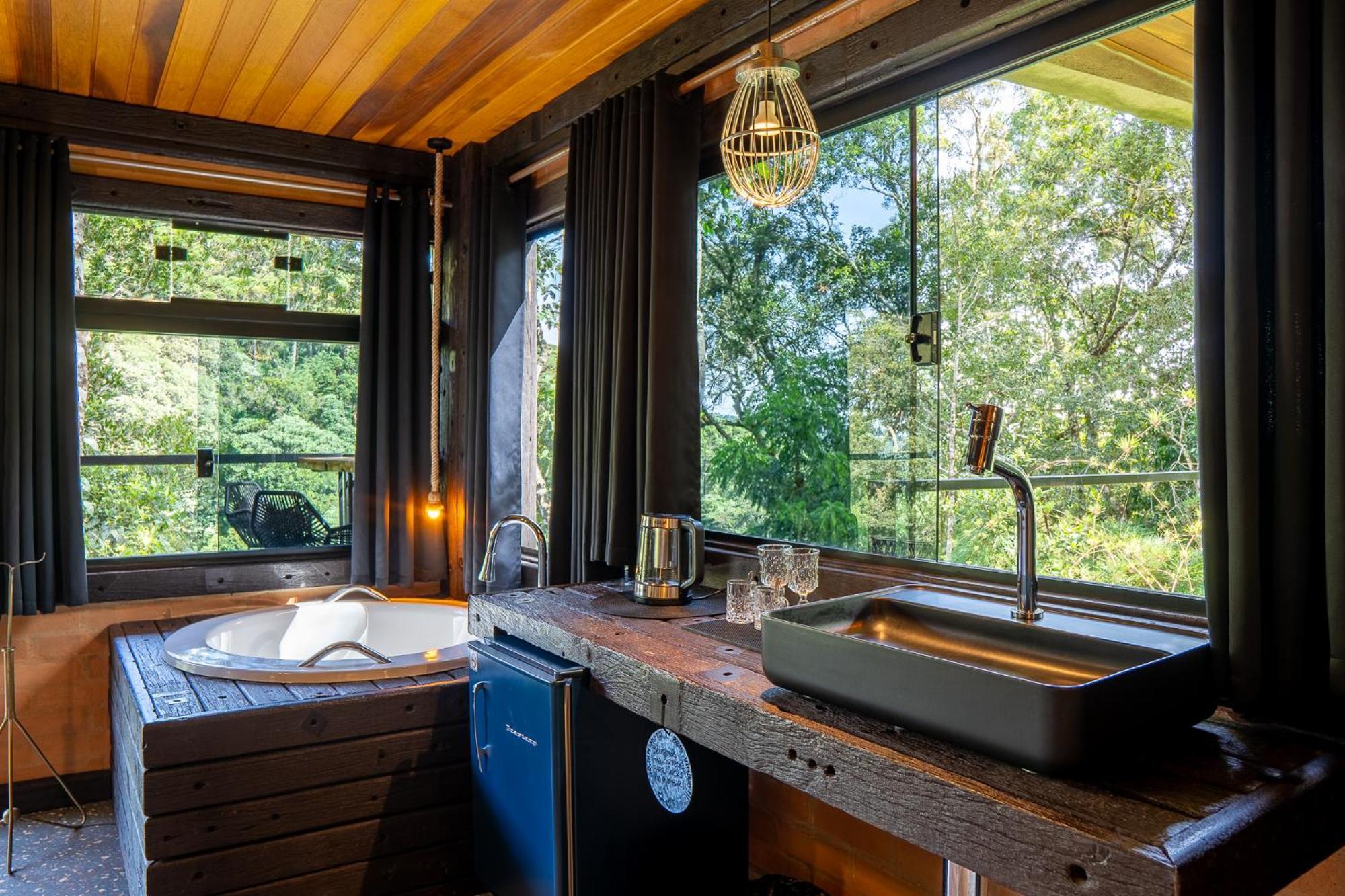 Готель Casa Container 80 Кампус-ду-Жордан Екстер'єр фото